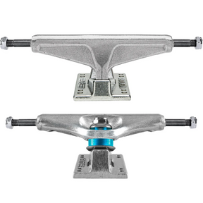 Venture V8 Trucks Polished Silver 5.6