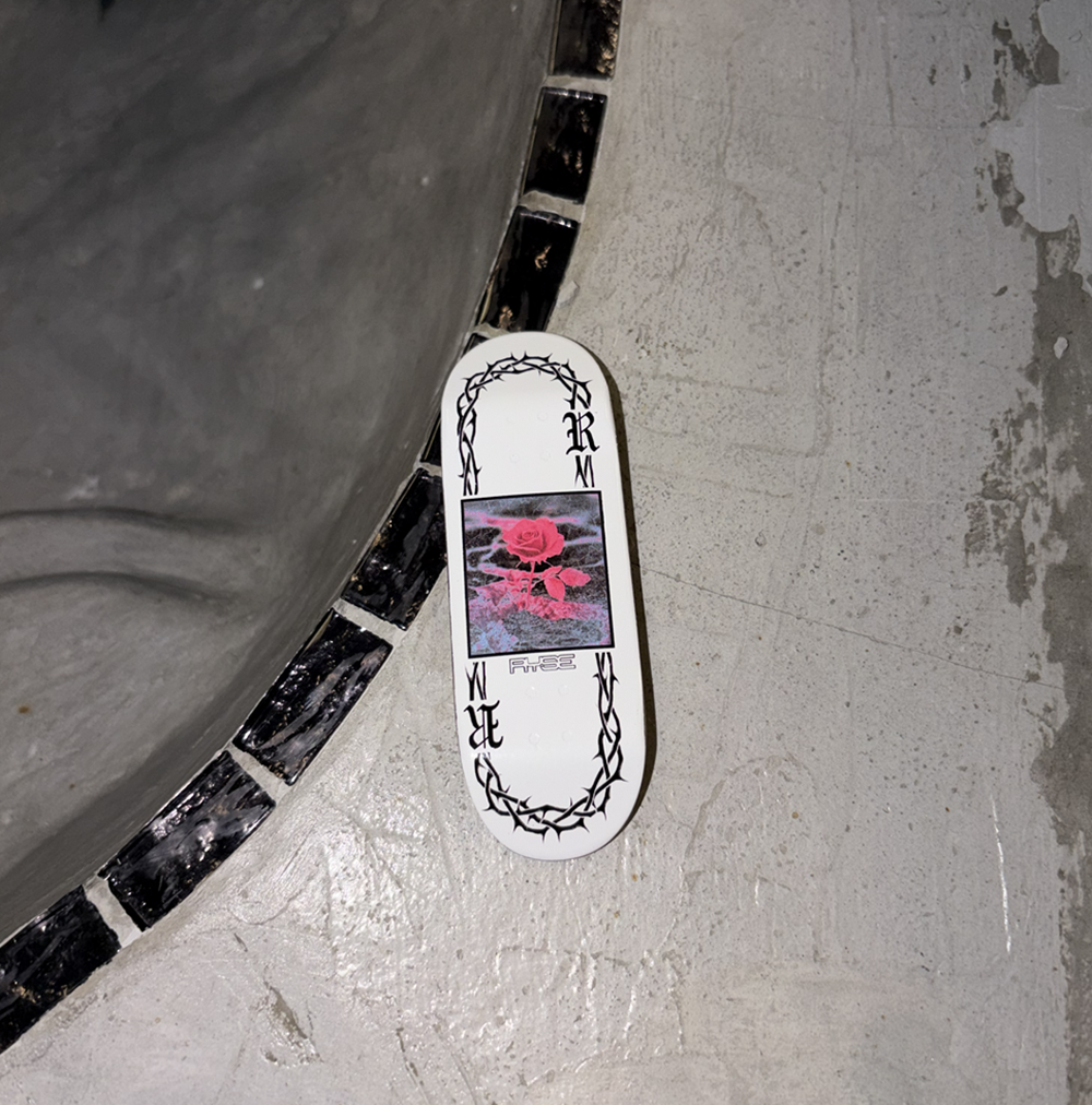 RYSE Concrete Rose Fingerboard Deck White 32mm OG Midgard