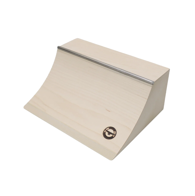 Dynamic Standard Quarterpipe Fingerboard Ramp Natural 9x3.7